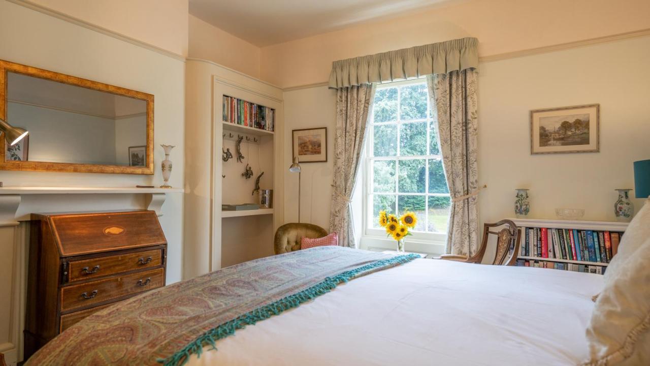 Pantybeiliau House Bed & Breakfast Gilwern Bagian luar foto