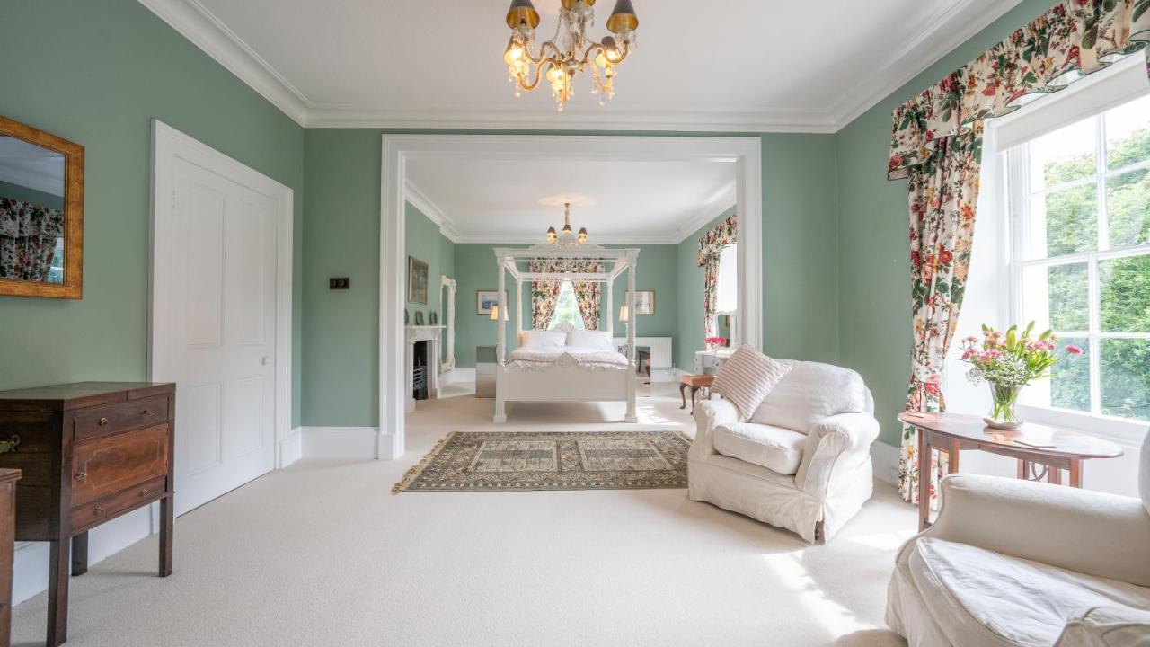Pantybeiliau House Bed & Breakfast Gilwern Bagian luar foto