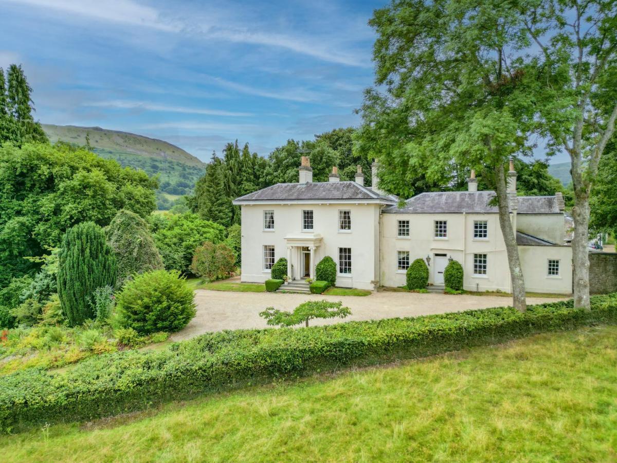 Pantybeiliau House Bed & Breakfast Gilwern Bagian luar foto